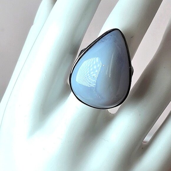 Hand Made 925 Sterling Silver Ring Size 7.75 with 40 ct Natural Chalcedony - Picture 8 of 13